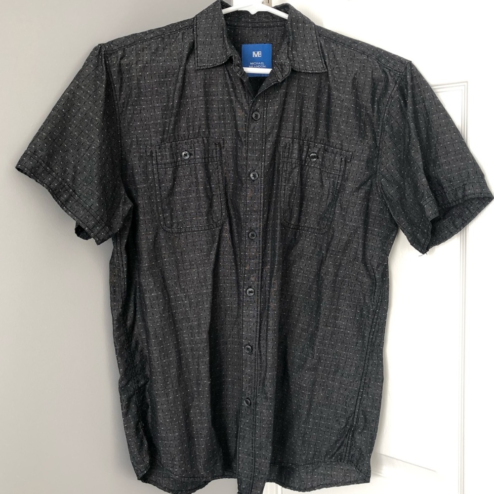 Short sleeved button down shirt (men’s)